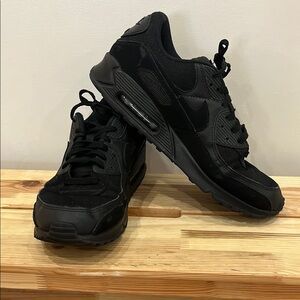 Nike Men's Black Sneakers